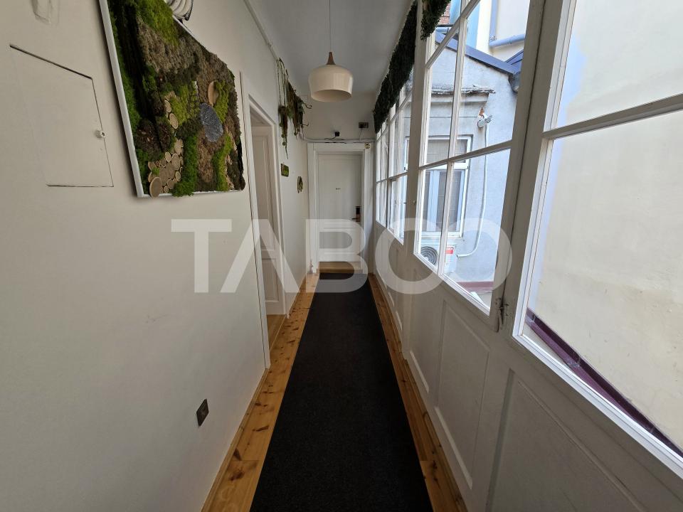 Apartament 2 camere de vanzare 2 pivnite garaj Centrul Istoric Sibiu