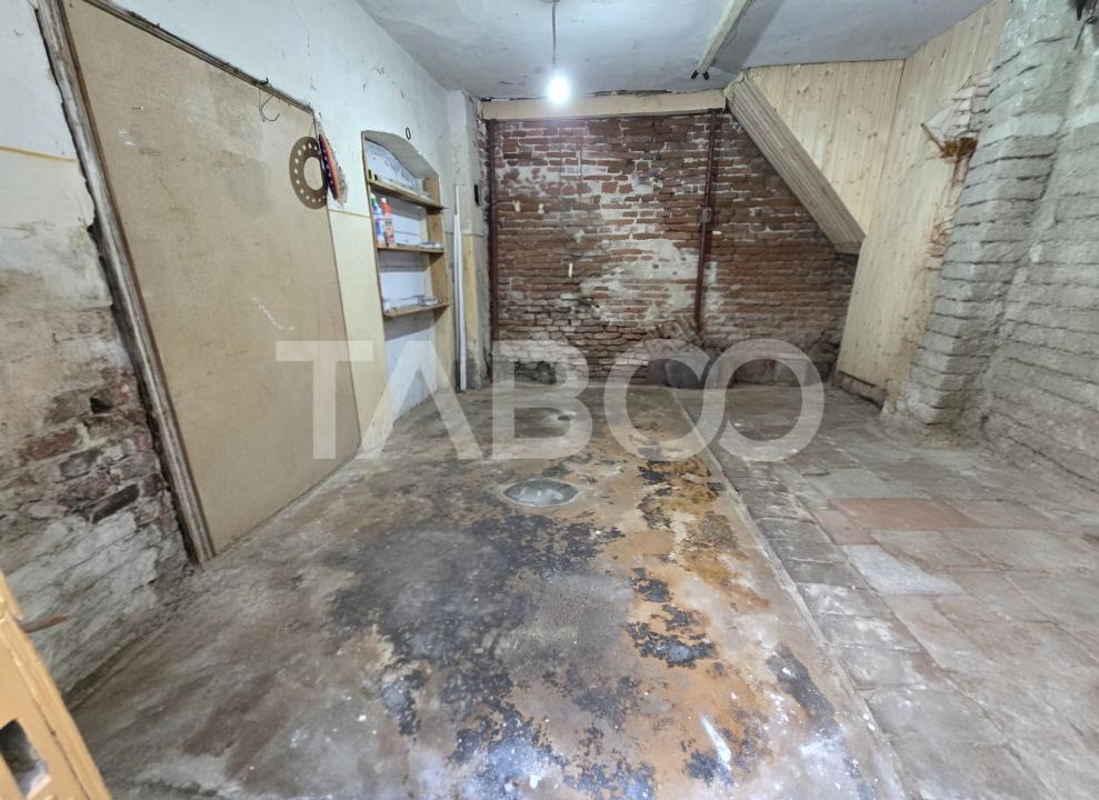 Apartament 2 camere de vanzare 2 pivnite garaj Centrul Istoric Sibiu