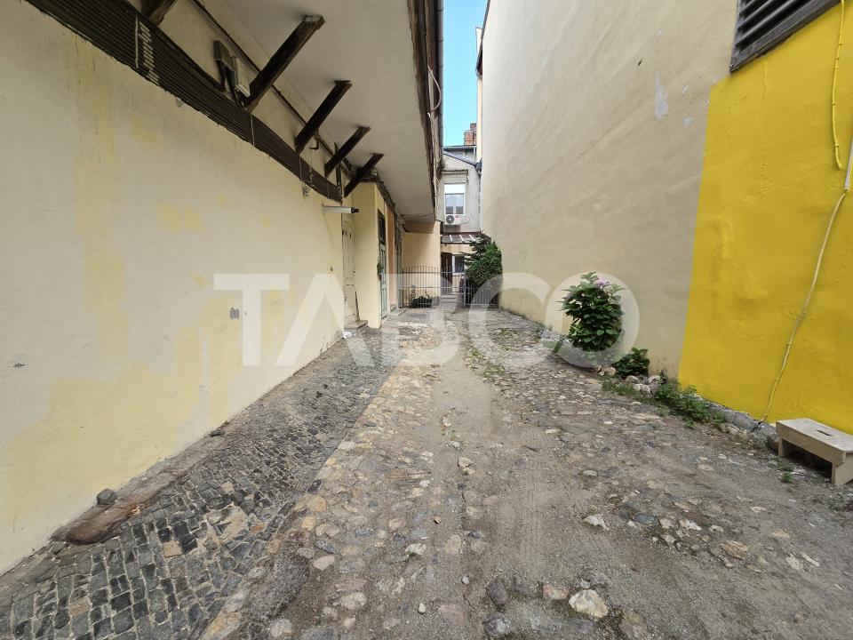 Apartament 2 camere de vanzare 2 pivnite garaj Centrul Istoric Sibiu