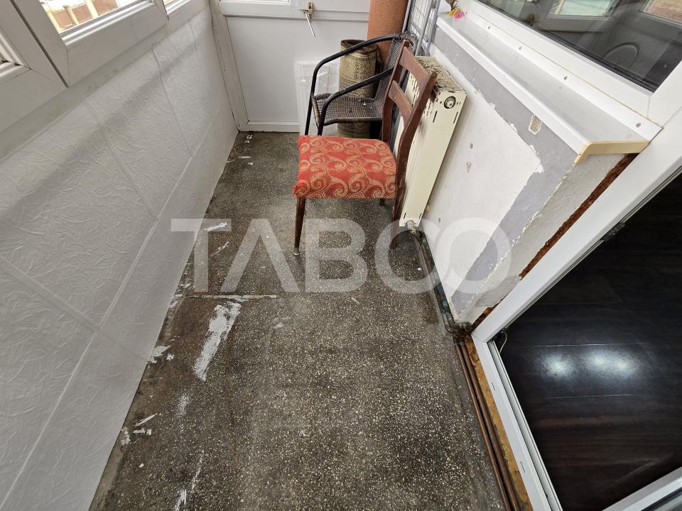 Apartament 2 camere de vanzare 48 utili balcon zona Vasile Aaron Sibiu