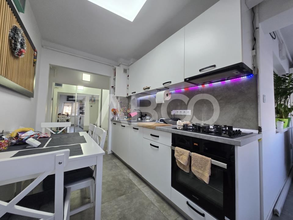 Apartament 2 camere de vanzare 51mp decomandat zona Vasile Aaron Sibiu