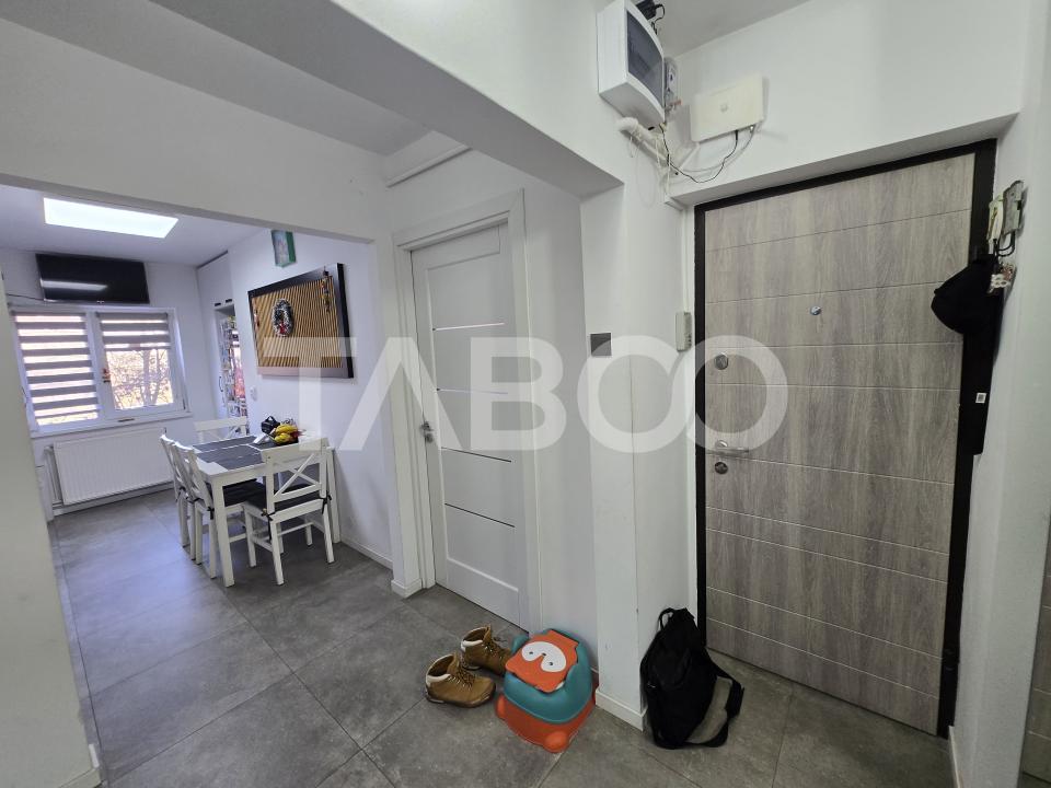 Apartament 2 camere de vanzare 51mp decomandat zona Vasile Aaron Sibiu