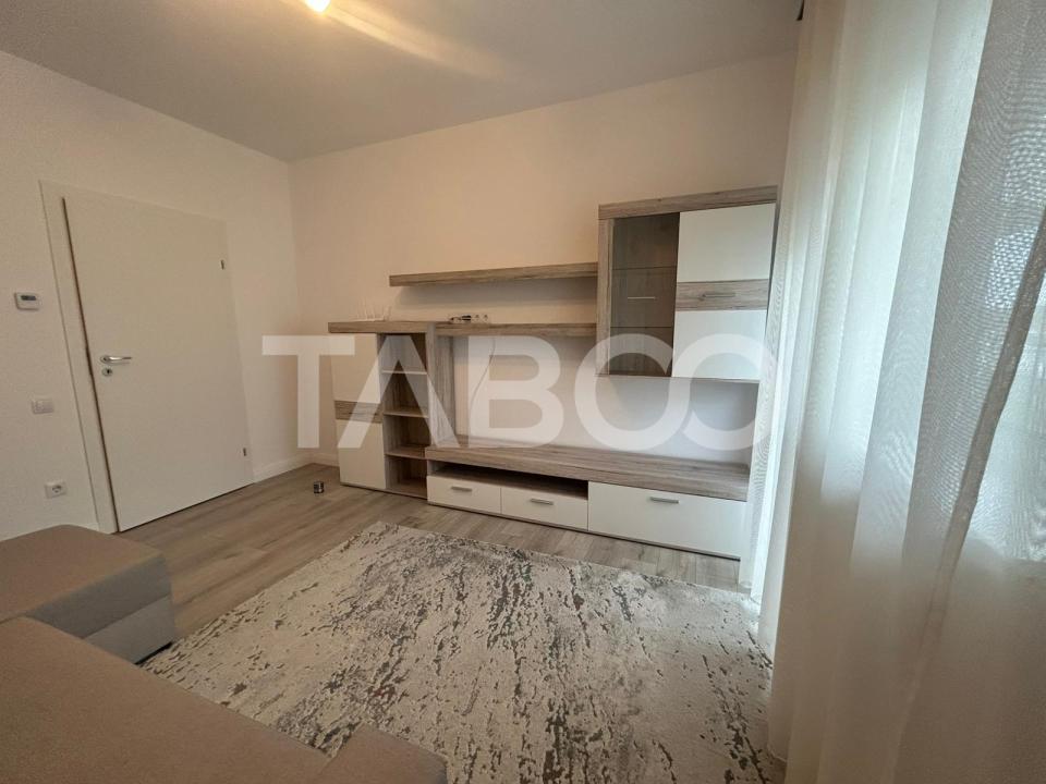 Apartament 2 camere de vanzare cu balcon si parcare zona Tineretului
