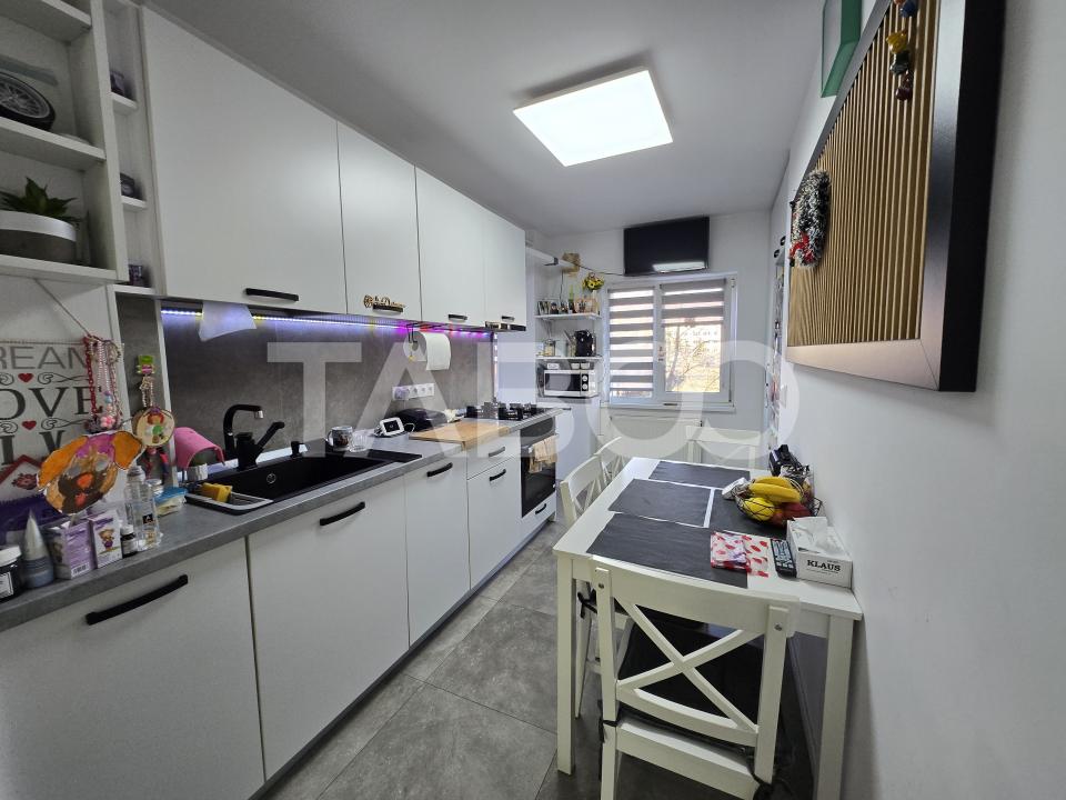 Apartament 2 camere de vanzare decomandat 51mp zona Vasile Aaron Sibiu