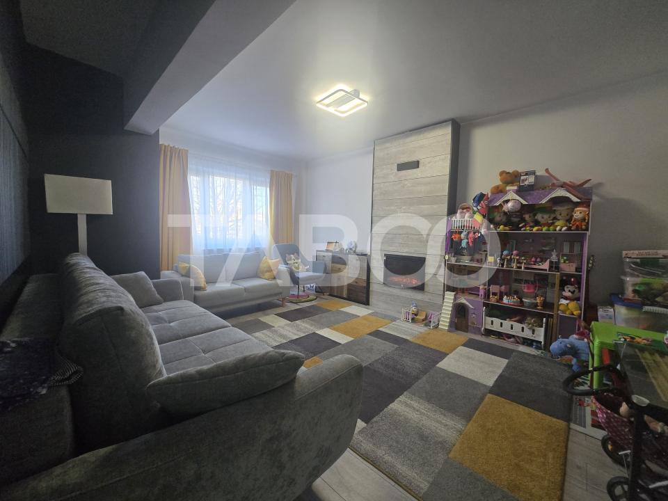 Apartament 2 camere de vanzare decomandat 51mp zona Vasile Aaron Sibiu