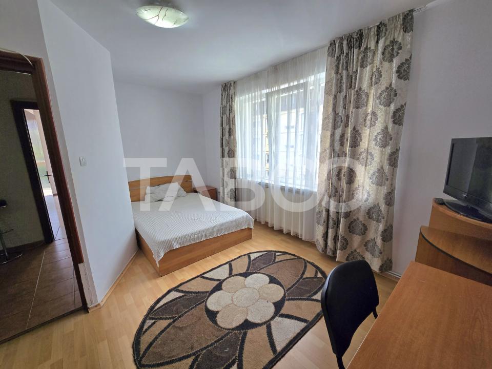 Apartament 2 camere de vanzare decomandat 52 mpu etaj 3 Terezian Sibiu