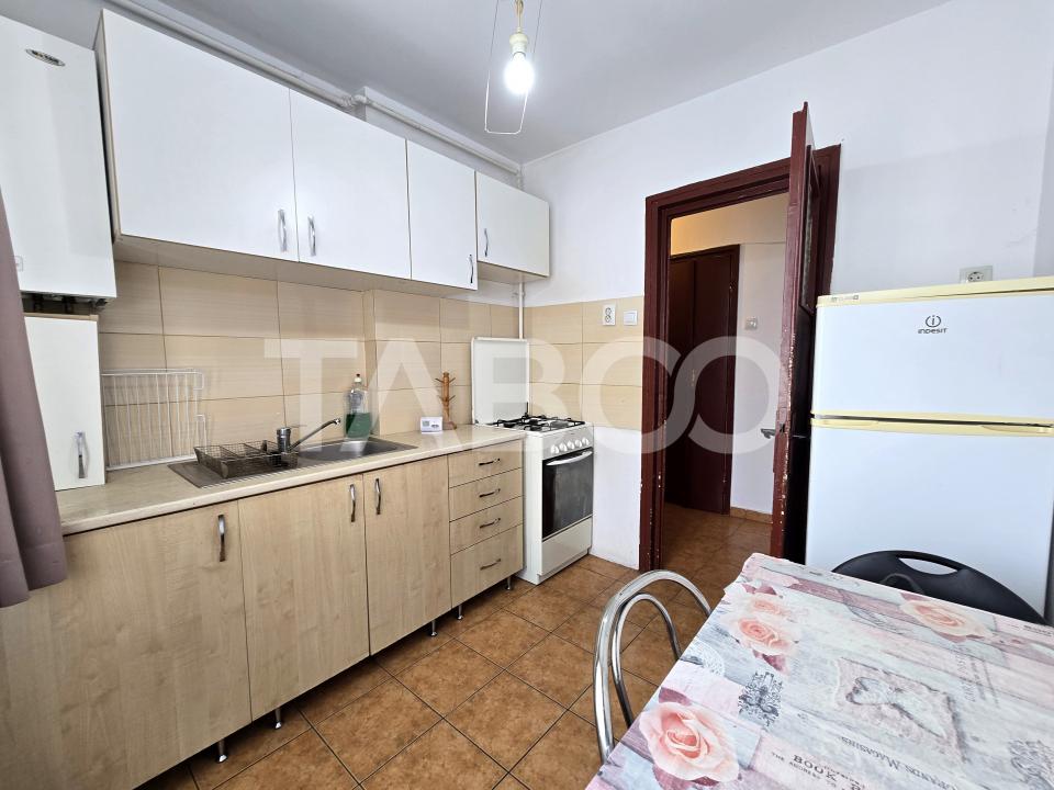 Apartament 2 camere de vanzare decomandat 52 mpu etaj 3 Terezian Sibiu