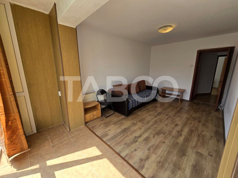 Apartament 2 camere de vanzare decomandat 52 mpu etaj 3 Terezian Sibiu