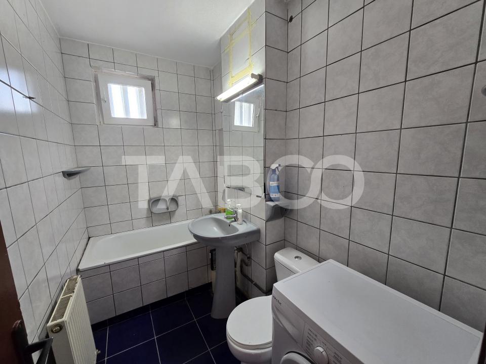 Apartament 2 camere de vanzare decomandat 52 mpu etaj 3 Terezian Sibiu