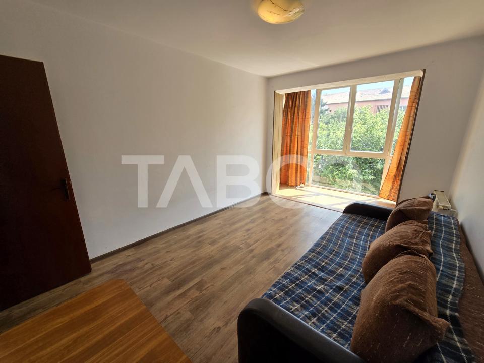 Apartament 2 camere de vanzare decomandat 52 mpu etaj 3 Terezian Sibiu