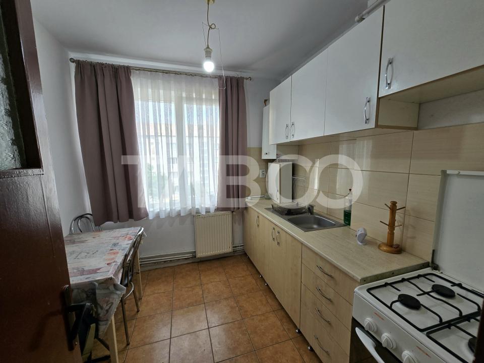 Apartament 2 camere de vanzare decomandat 52 mpu etaj 3 Terezian Sibiu