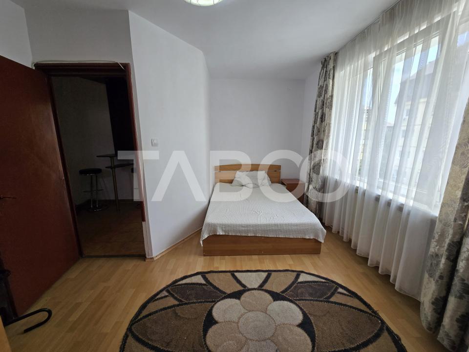 Apartament 2 camere de vanzare decomandat 52 mpu etaj 3 Terezian Sibiu