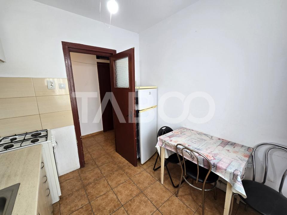 Apartament 2 camere de vanzare decomandat 52 mpu etaj 3 Terezian Sibiu