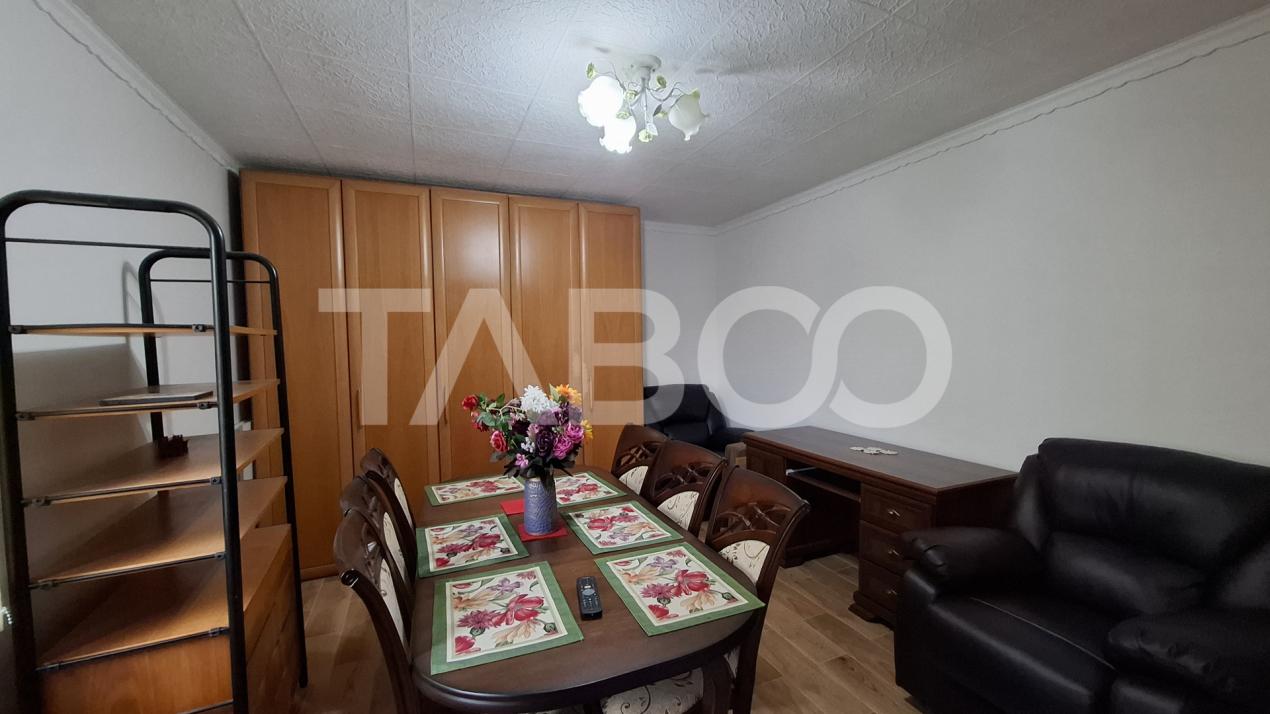 Apartament 2 camere de vanzare decomandat 54 mp zona Vasile Aaron 