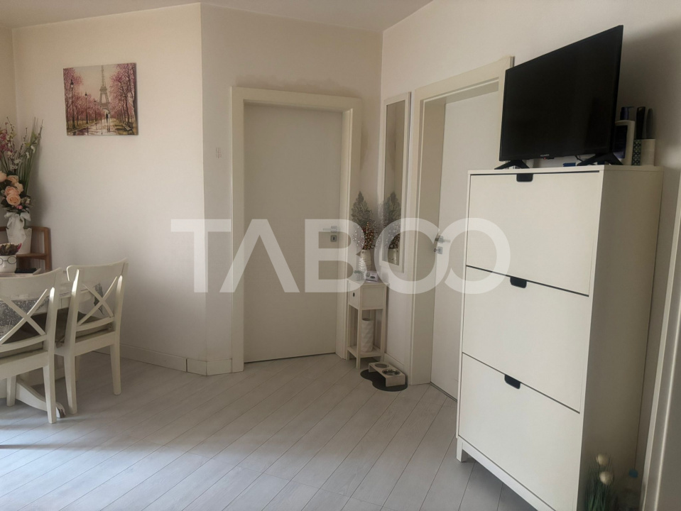 Apartament 2 camere de vanzare decomandate cu parcare Floresti