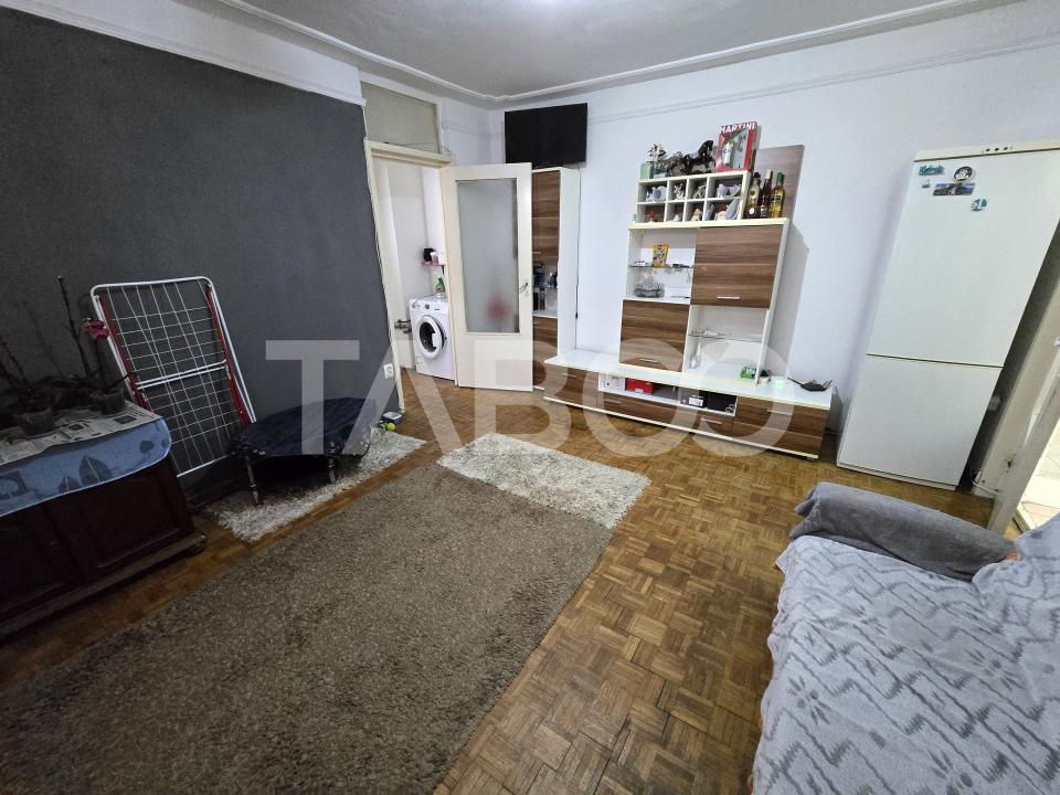 Apartament 2 camere de vanzare etaj intermediar 2 balcon Rahovei Sibiu