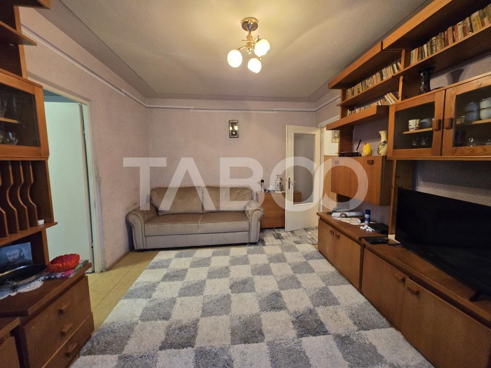 Apartament 2 camere de vanzare etaj intermediar 36mp zona Vasile Aaron