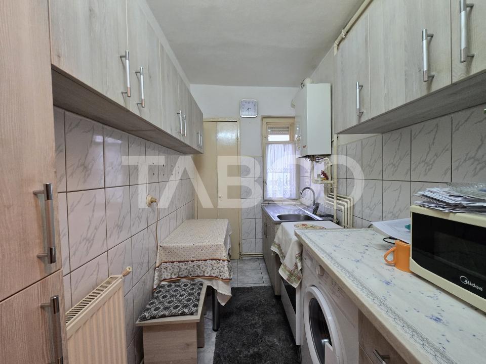 Apartament 2 camere de vanzare etaj intermediar 36mp zona Vasile Aaron