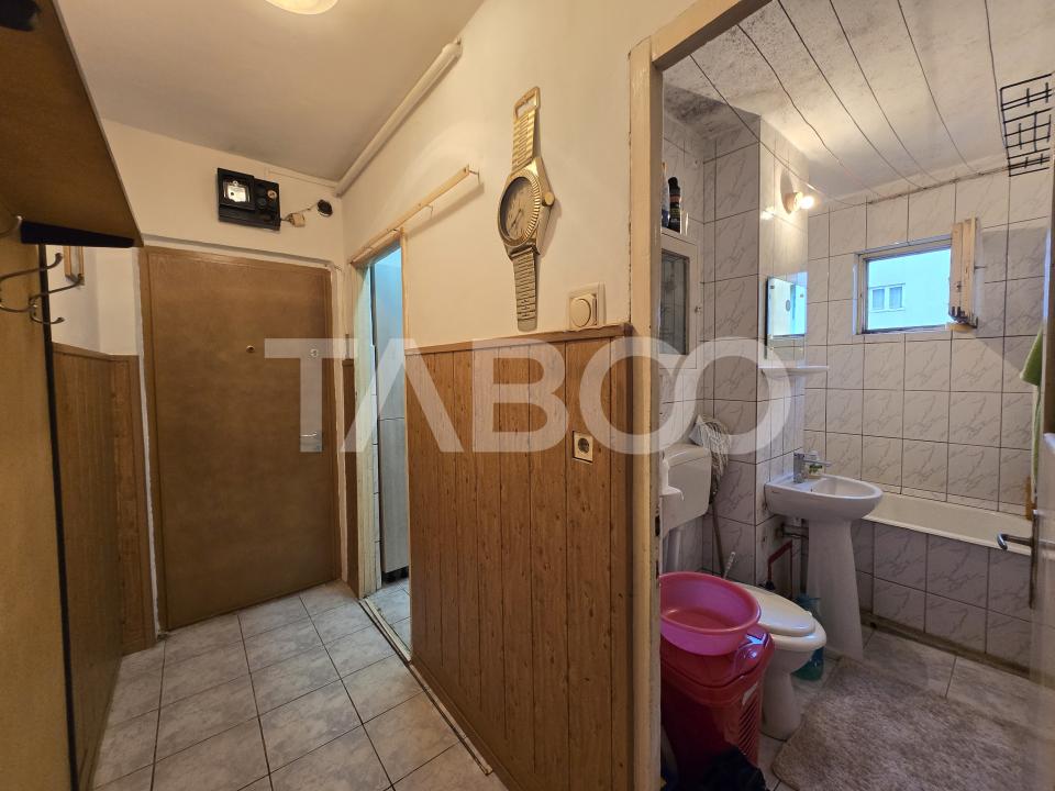 Apartament 2 camere de vanzare etaj intermediar 36mp zona Vasile Aaron