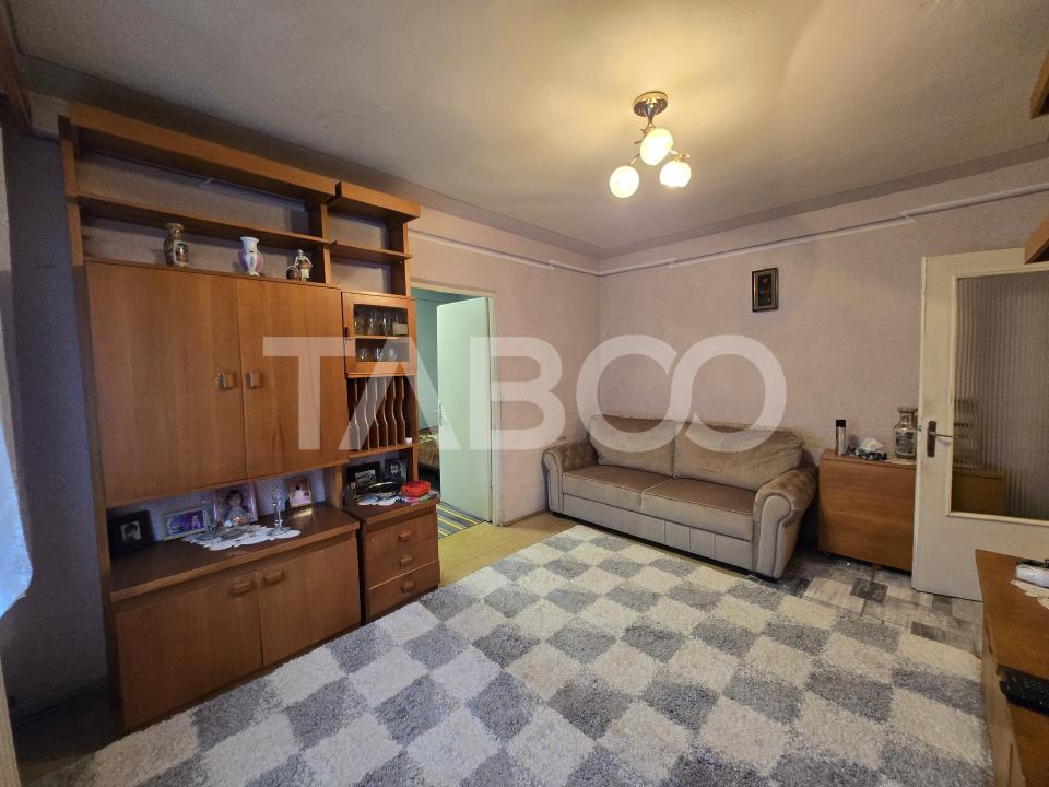 Apartament 2 camere de vanzare etaj intermediar 36mp zona Vasile Aaron