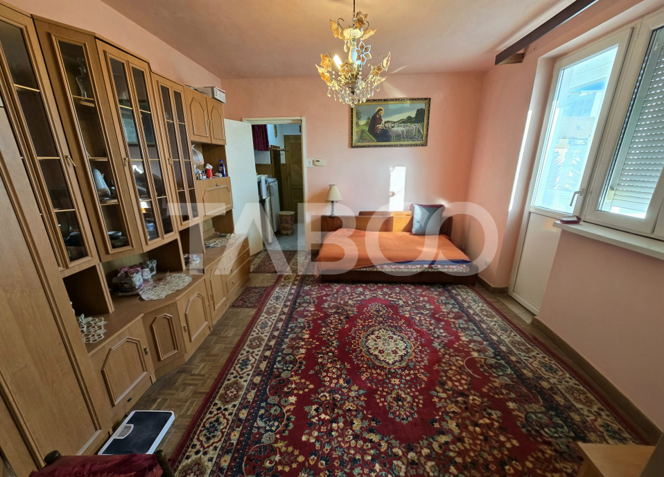 Apartament 2 camere de vanzare etaj intermediar balcon Cedonia Sibiu