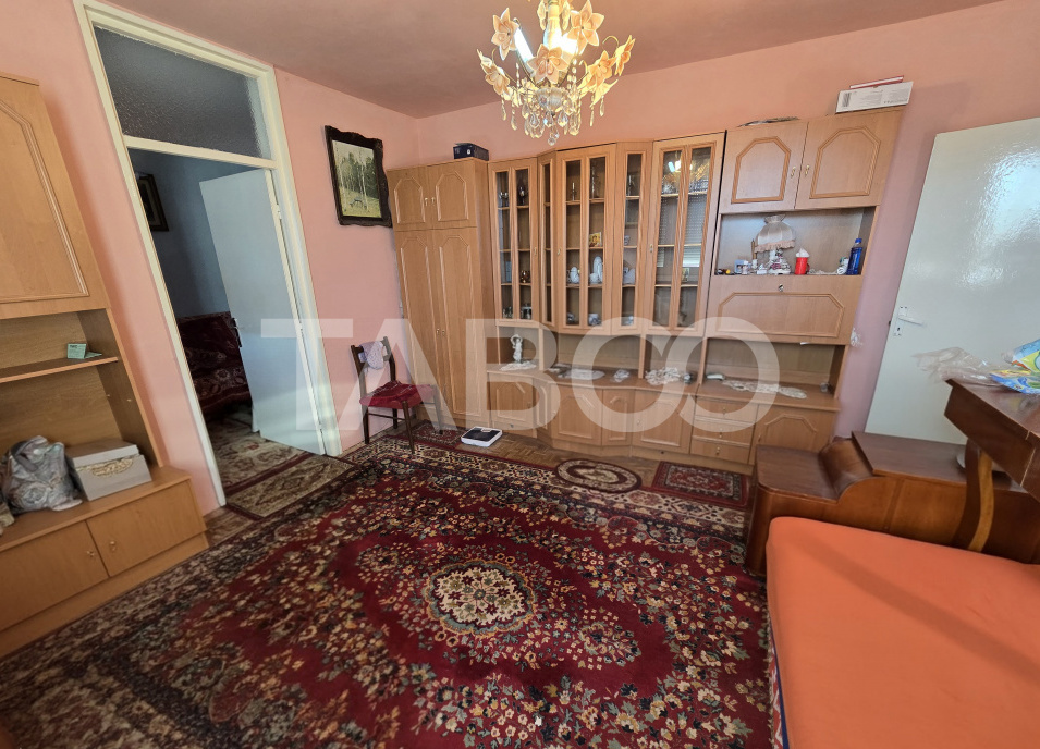 Apartament 2 camere de vanzare etaj intermediar balcon Cedonia Sibiu