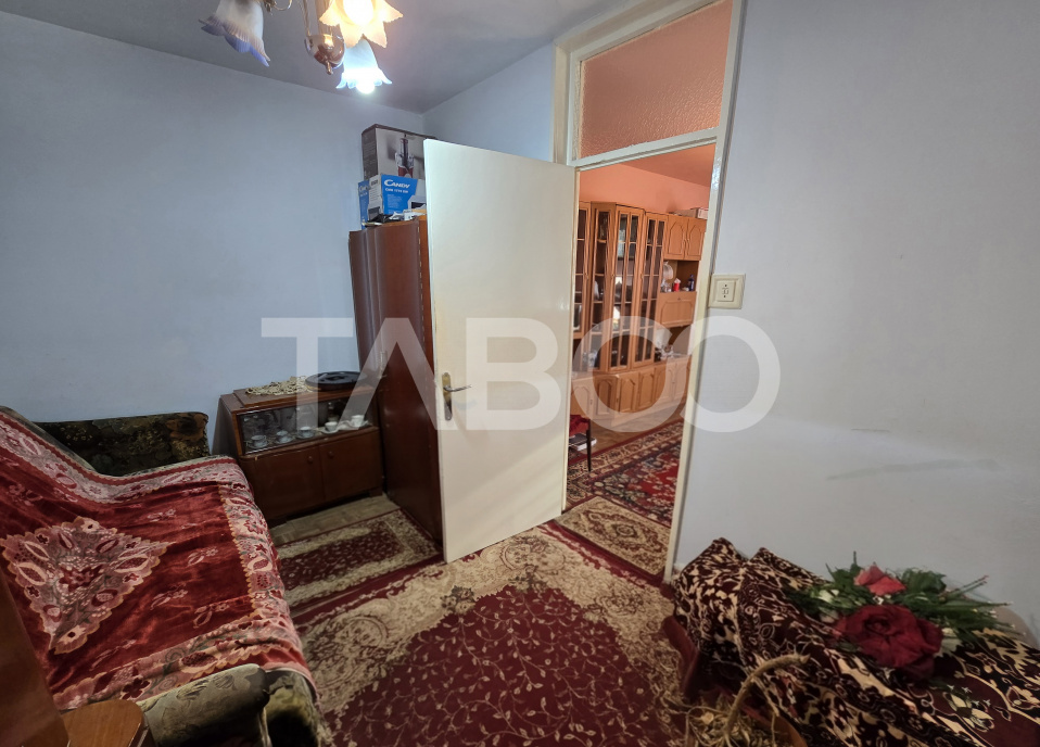 Apartament 2 camere de vanzare etaj intermediar balcon Cedonia Sibiu