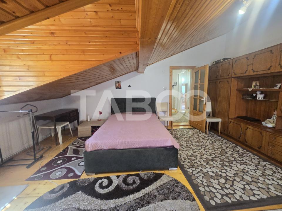 Apartament 2 camere de vanzare la casa 77mp curte si pivnita Sub Arini