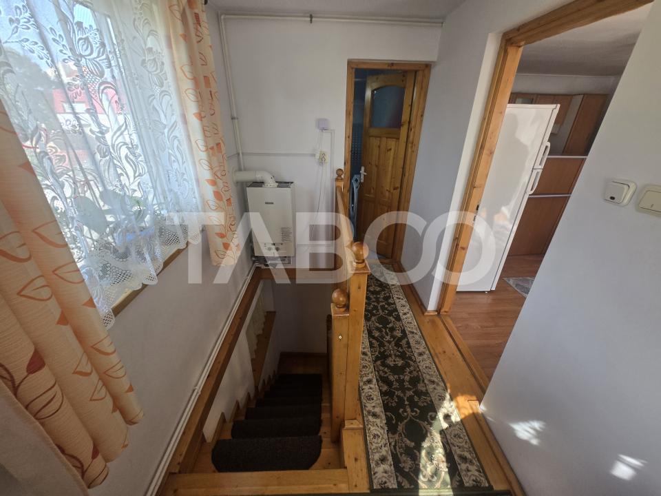 Apartament 2 camere de vanzare la casa 77mp curte si pivnita Sub Arini