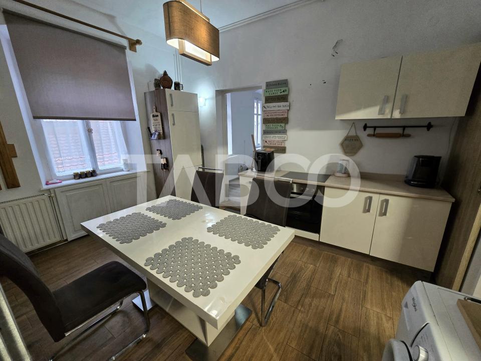 Apartament 2 camere de vanzare la etajul 1 in Centrul Istoric Sibiu