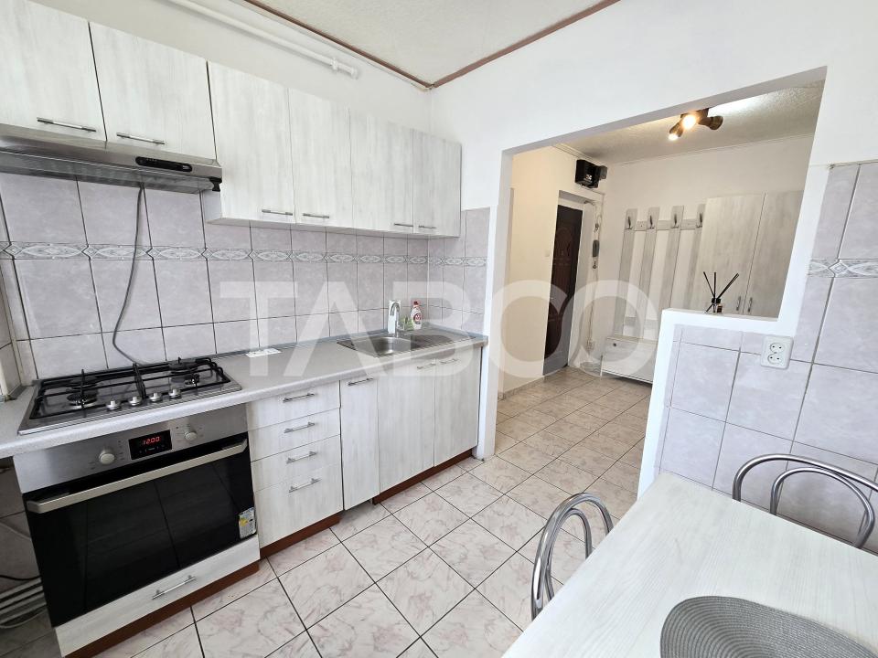 Apartament 2 camere de vanzare mobilat pivnita balcon Siretului Sibiu