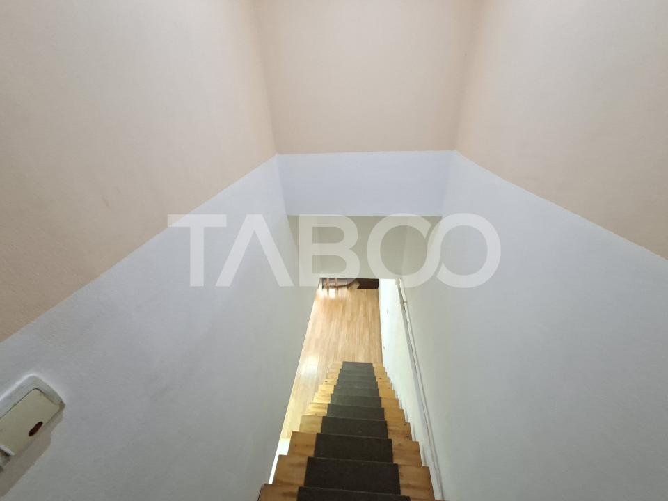 Apartament 2 camere de vanzare renovat zona Ipas din Sibiu