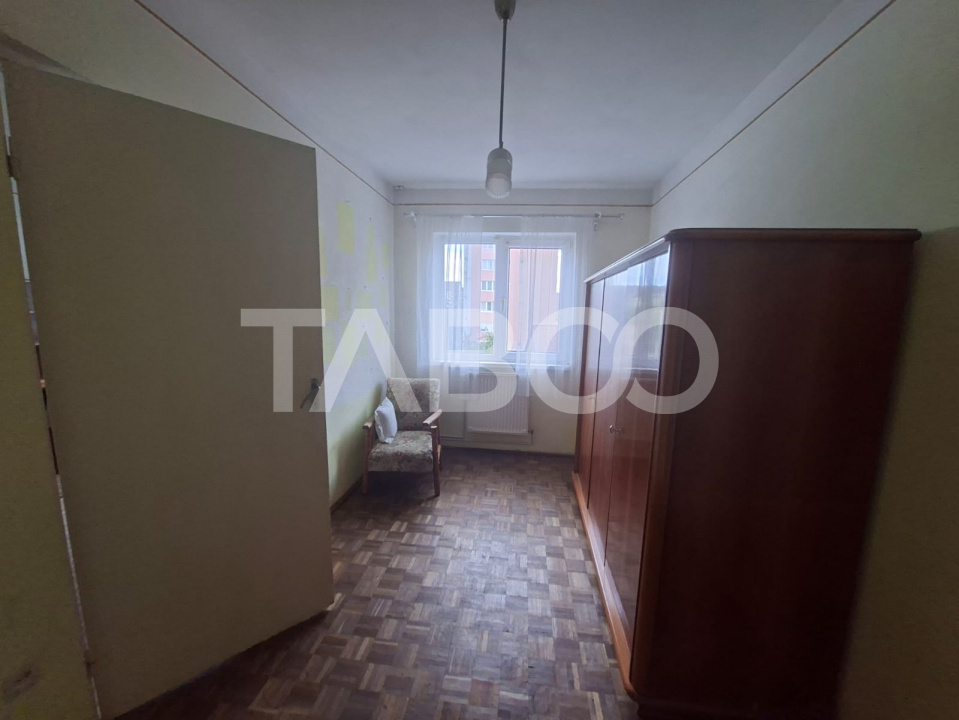 Apartament 2 camere de vanzare strada Luptei la etajul 3