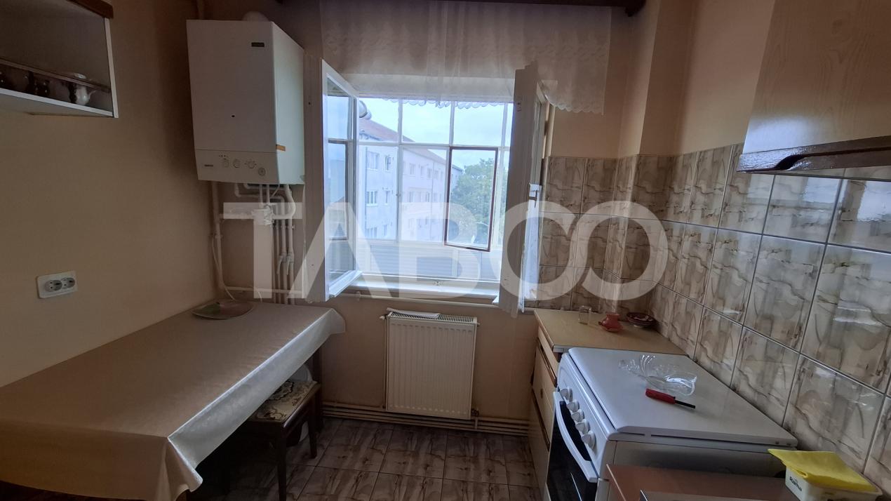 Apartament 2 camere decomandat 43 mp zona Calea Dumbravii Siretului