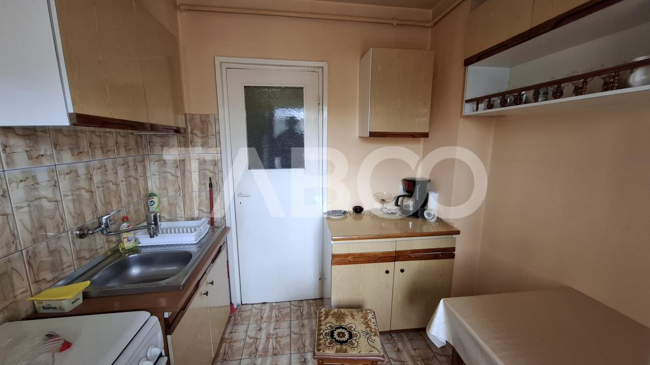 Apartament 2 camere decomandat 43 mp zona Calea Dumbravii Siretului