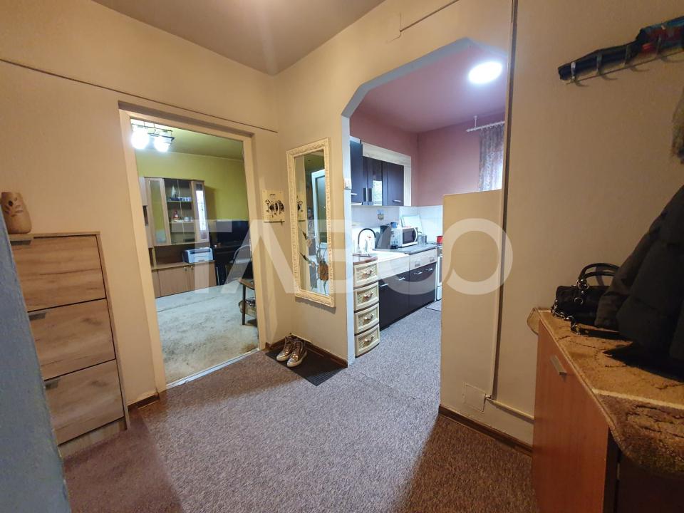 Apartament 2 camere decomandat 54 mp zona Bulevardu Unirii etaj 4