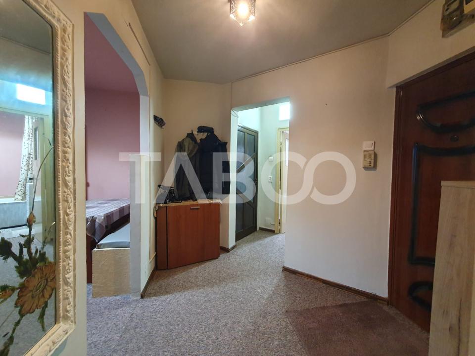 Apartament 2 camere decomandat 54 mp zona Bulevardu Unirii etaj 4