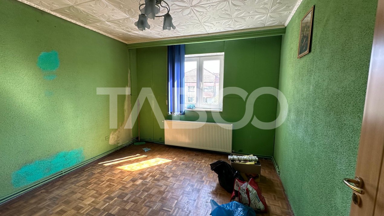 Apartament 2 camere decomandat cu balcon zona Strand Sibiu 