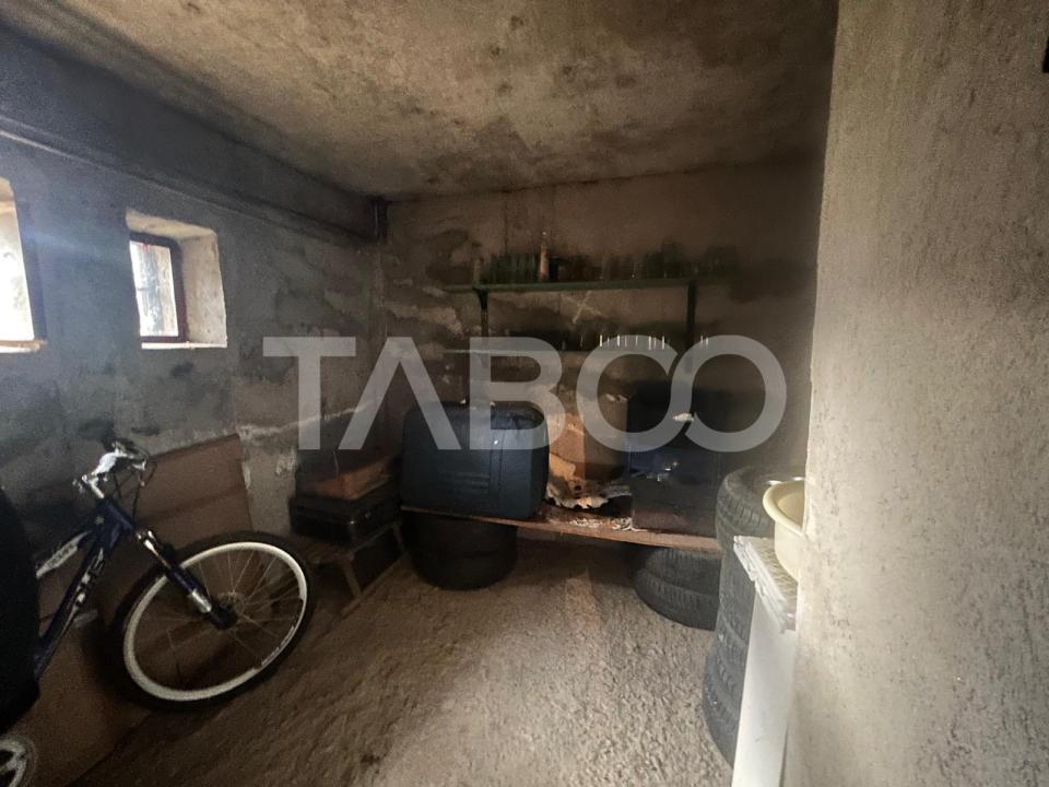 Apartament 2 camere decomandat cu pivnita si balcon zona Valea Aurie