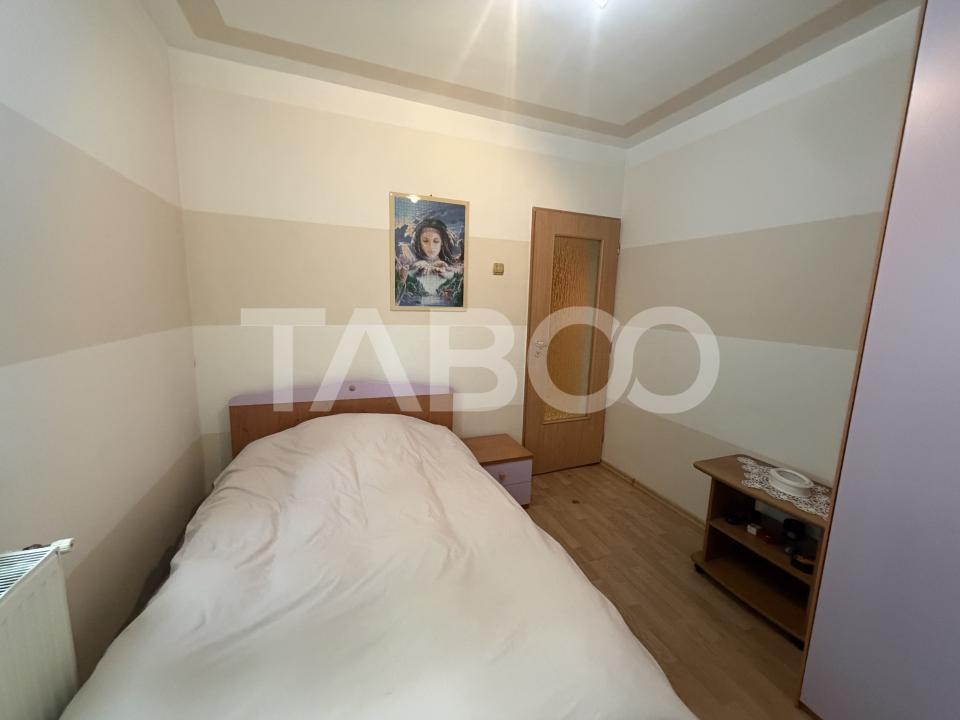 Apartament 2 camere decomandat etaj 1 complet mobilat si utilat 