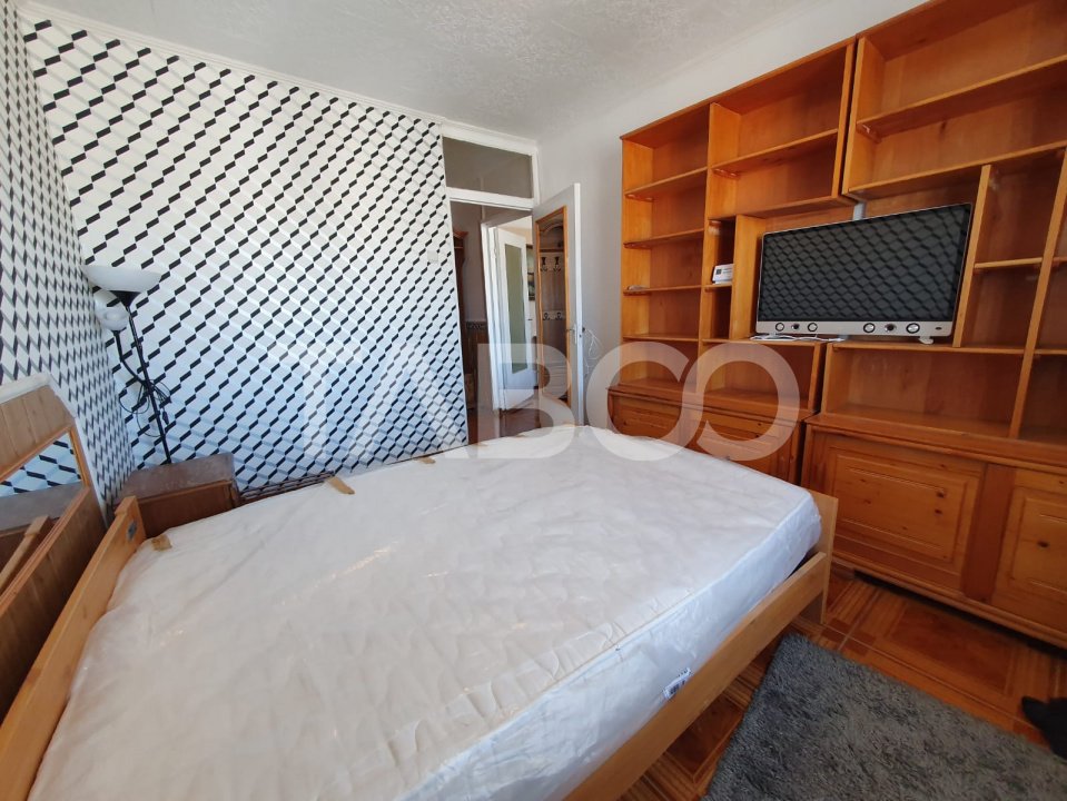Apartament 2 camere decomandat etaj 4 zona Teiului 50 mp 