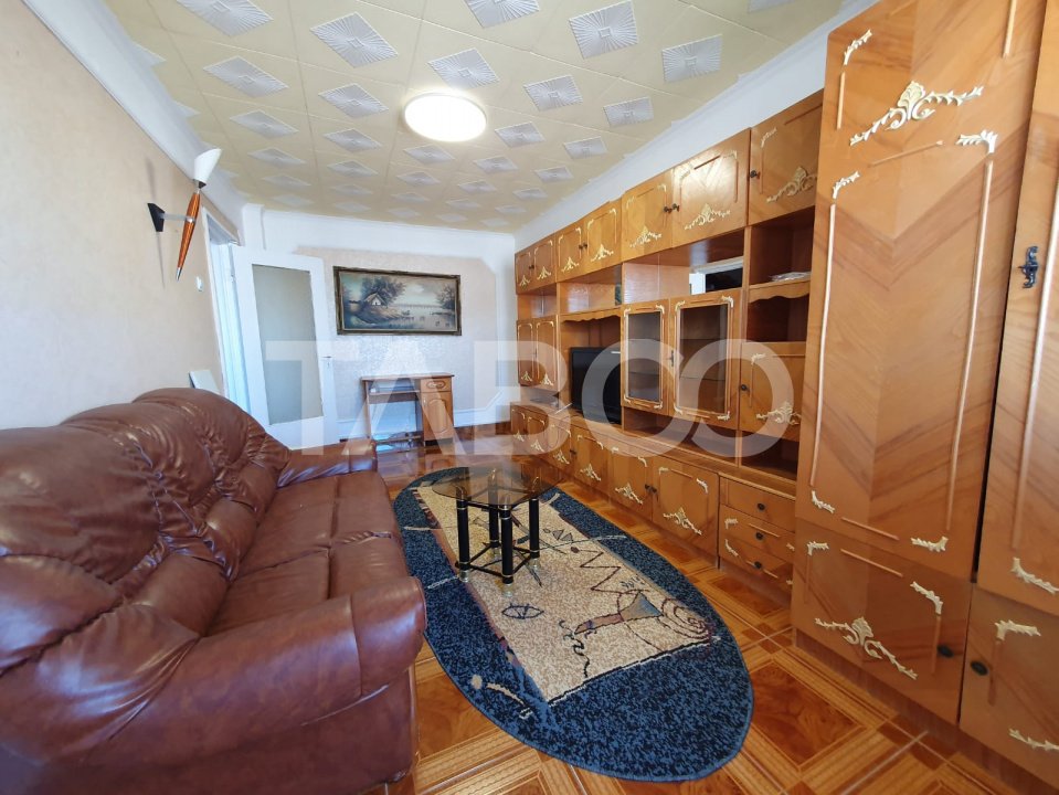Apartament 2 camere decomandat etaj 4 zona Teiului 50 mp 