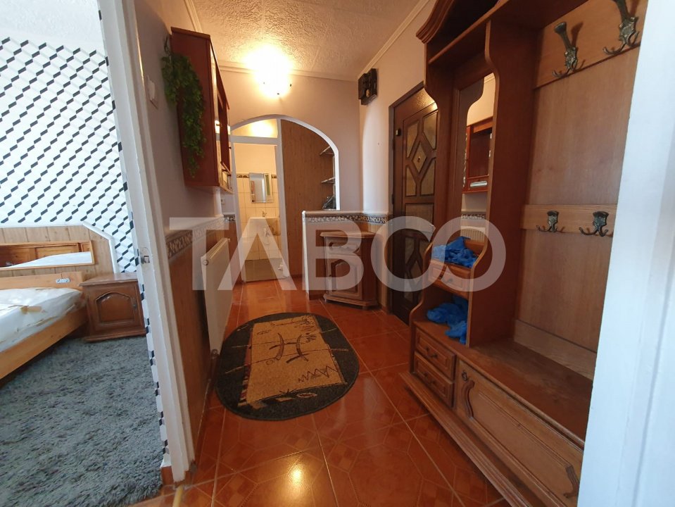 Apartament 2 camere decomandat etaj 4 zona Teiului 50 mp 