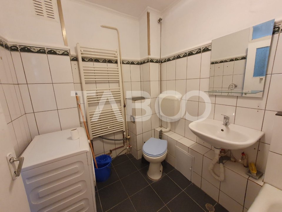 Apartament 2 camere decomandat etaj 4 zona Teiului 50 mp 
