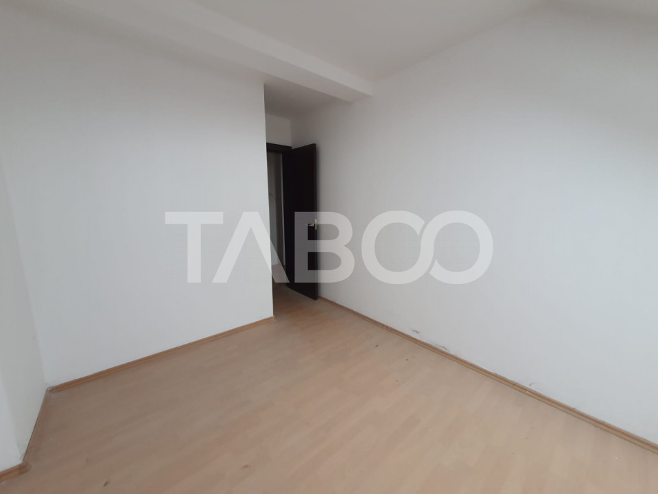 Apartament 2 camere decomandat etaju 5 structura BCA 40 mp zona Negoiu
