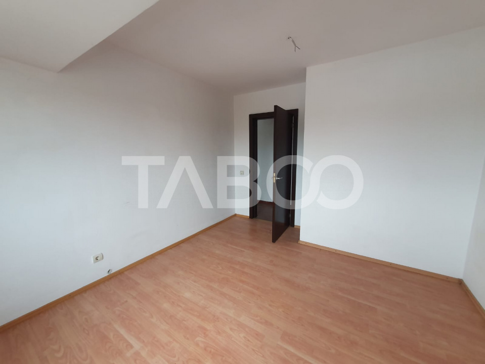 Apartament 2 camere decomandat structura BCA 38 mp etaj 3 zona Negoiu