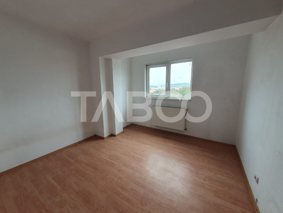 Apartament 2 camere decomandat structura BCA 38 mp etaj 3 zona Negoiu in Fagaras - Negoiu