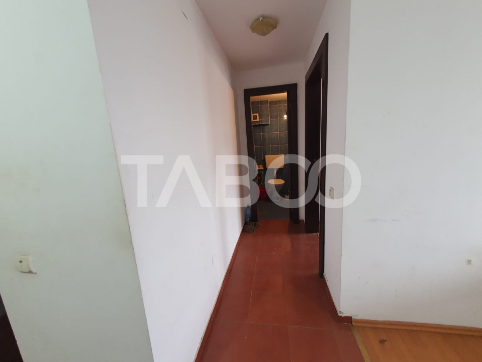 Apartament 2 camere decomandat zona Negoiu etaj 1 38 mp