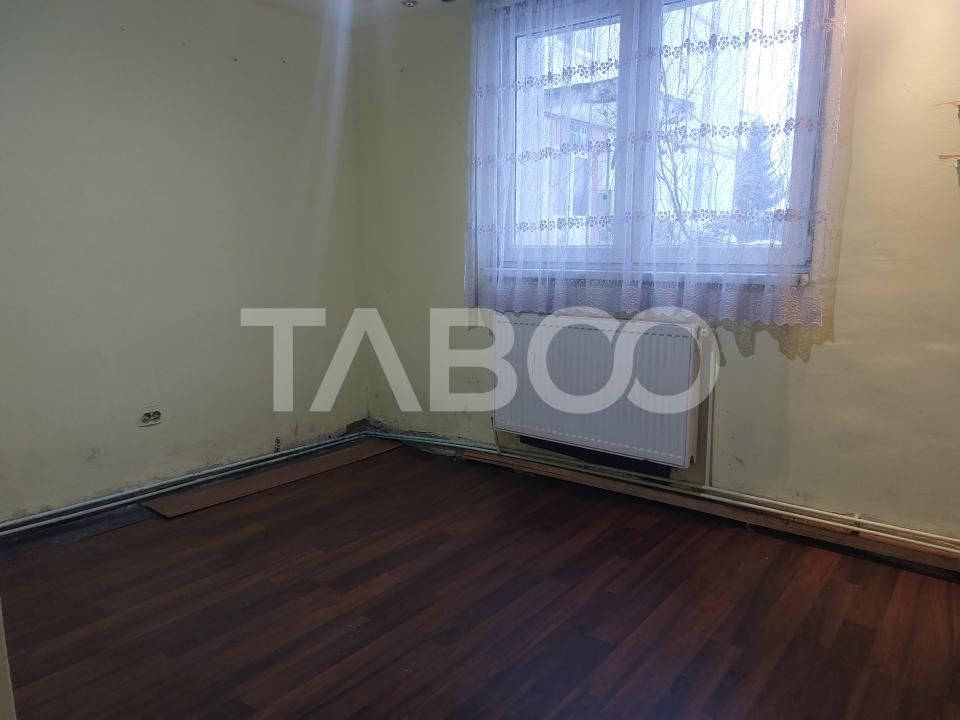 Apartament 2 camere decomandate 35 mp parter Cisnadie