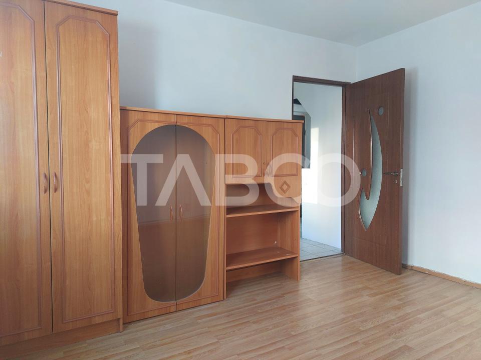 Apartament 2 camere decomandate 35 mp parter zona Stejarului Cisnadie in Cisnadie - Stejarului